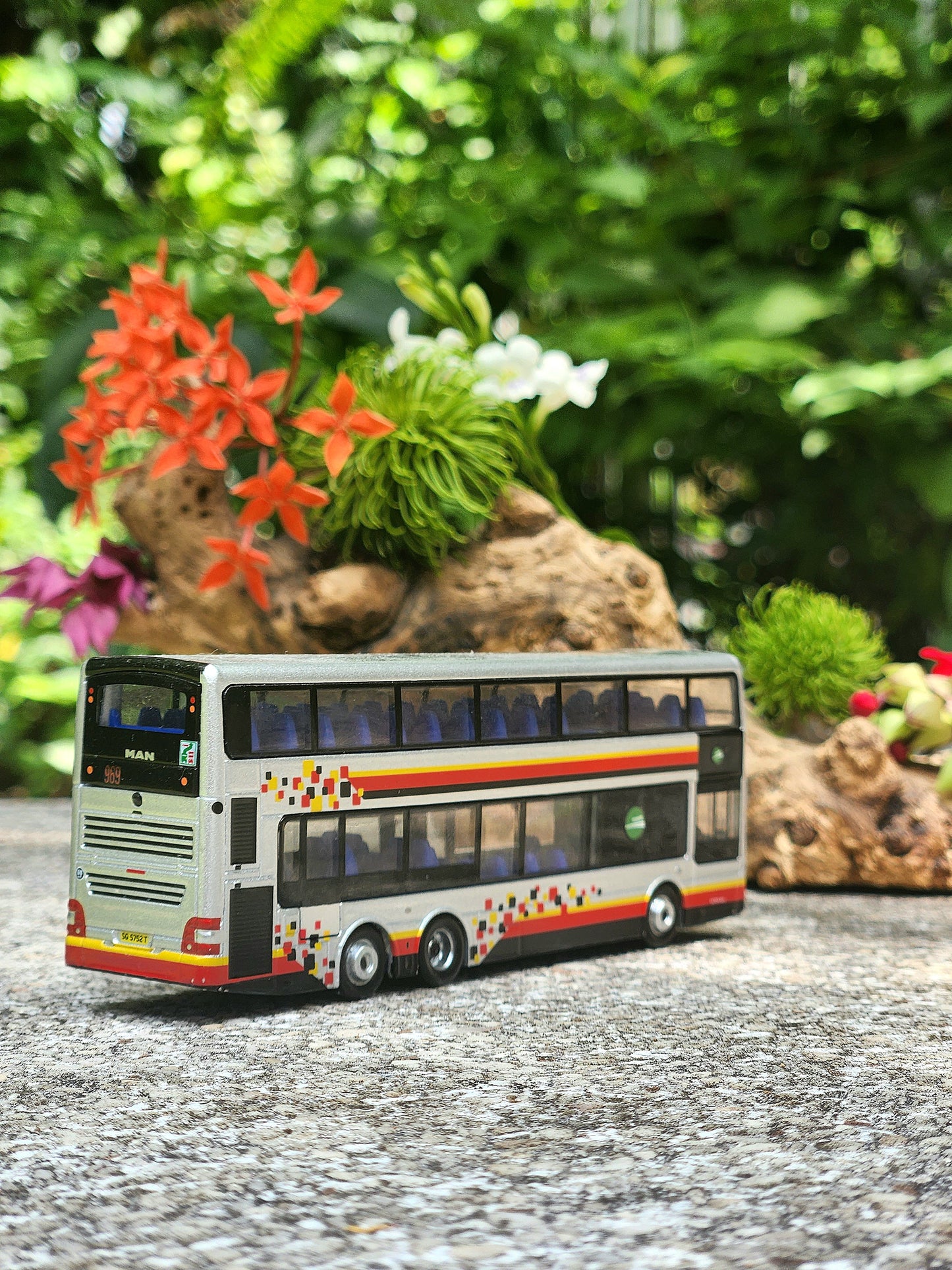 Bus Singapore, toy , service 969 , MAN model pixel  , 1:10 size ,Tower Transit
