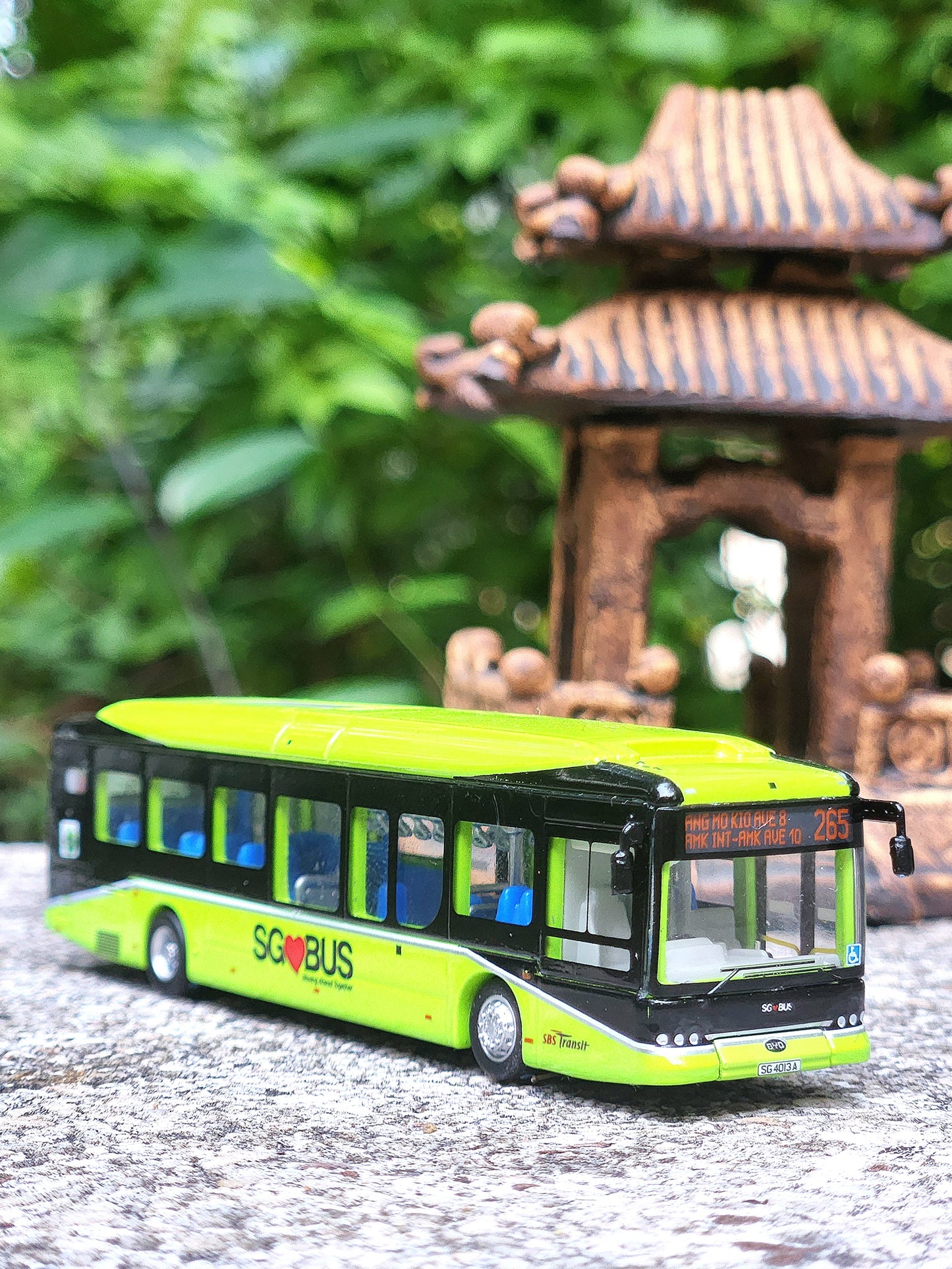 Bus toy Singapore, service 265