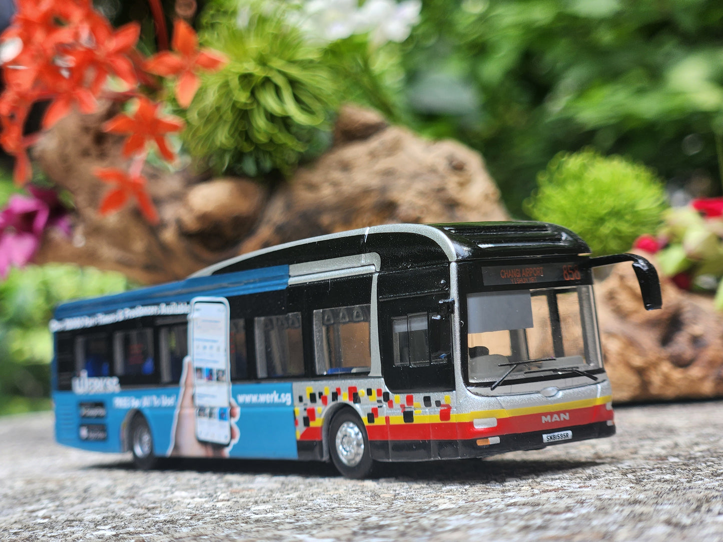 Bus Singapore, toy , service 858 to Changi Airport