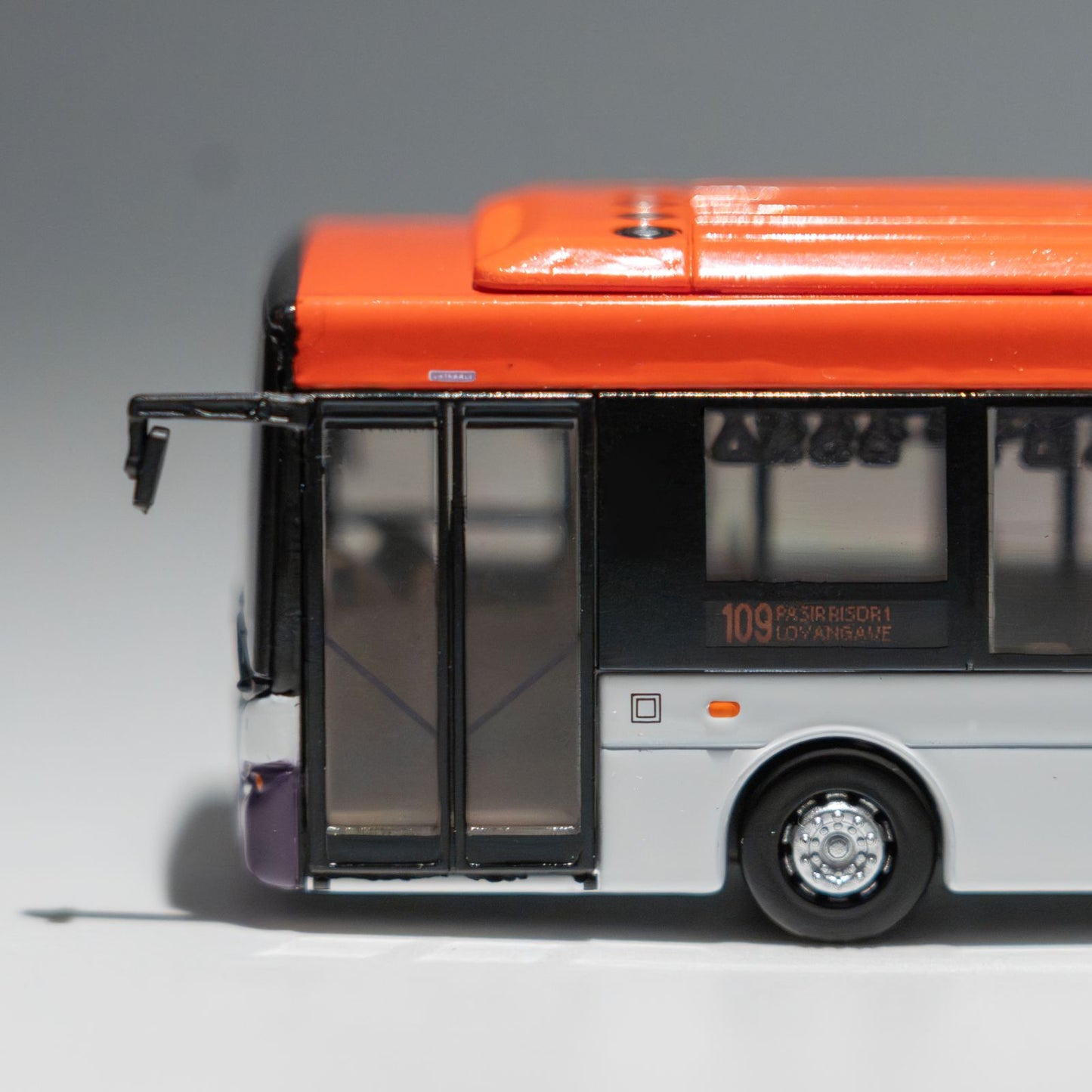 BUS TOY SINGAPORE SERVICE 109 TO CHANGI VILLAGE